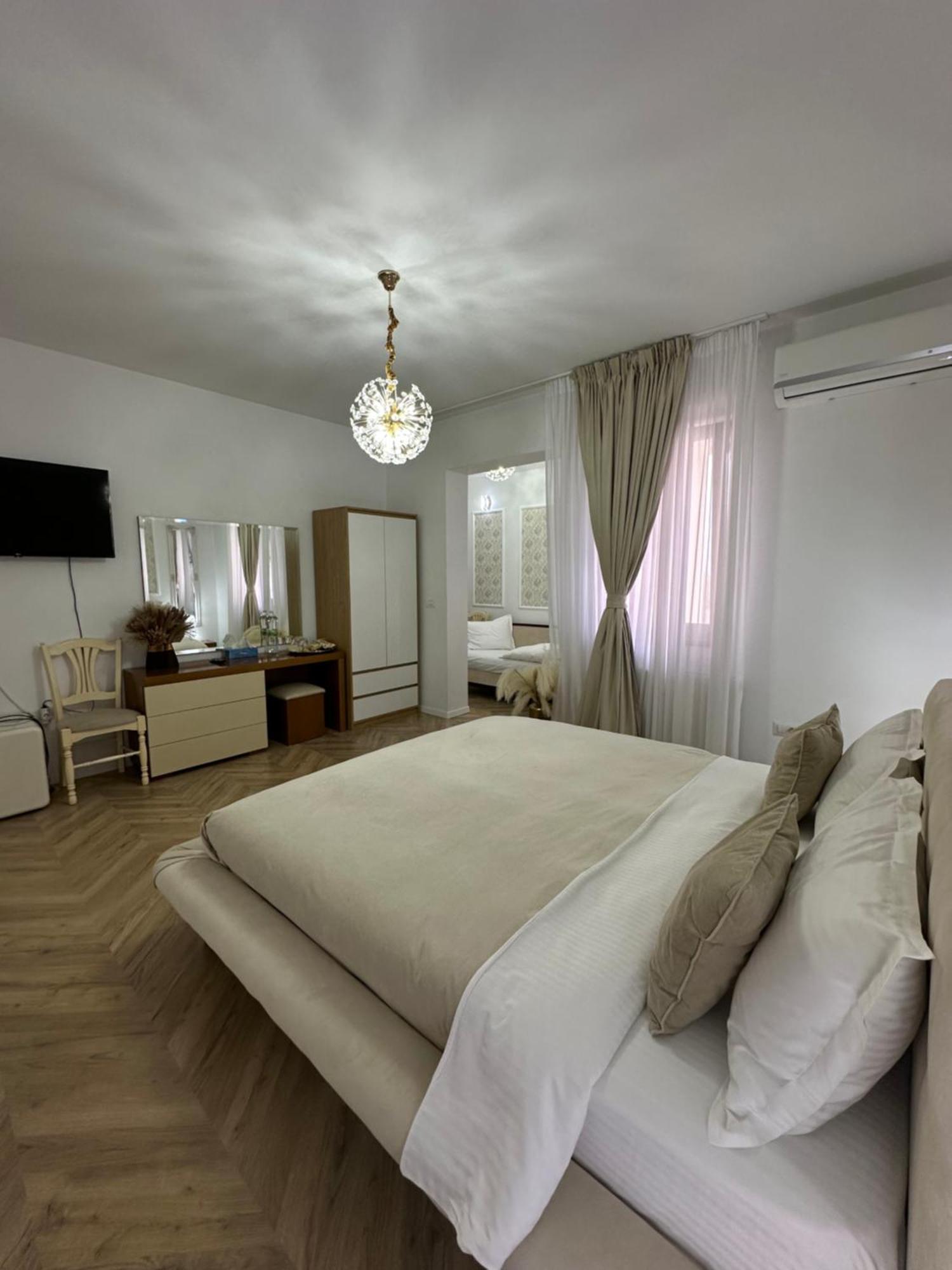 Vila Zoe Bucharestairport&Therme&Parking โอโตเปนี ภายนอก รูปภาพ